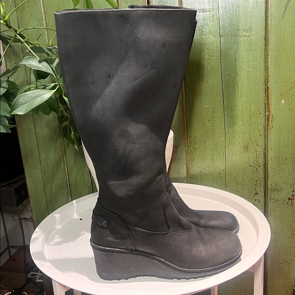 KEEN Akita Wedge High Boot Nubuck Black Women’s Size 8.5